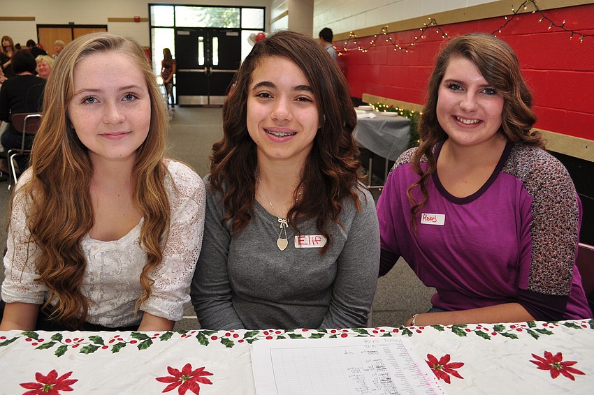 Natalie Bertsch, Elif Yildirim and Abby Hood checked in guests.