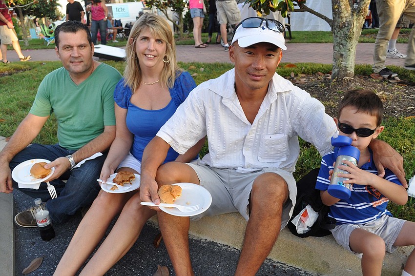 Paul and Michelle Jackson ate with Michael and Alex Johnson.