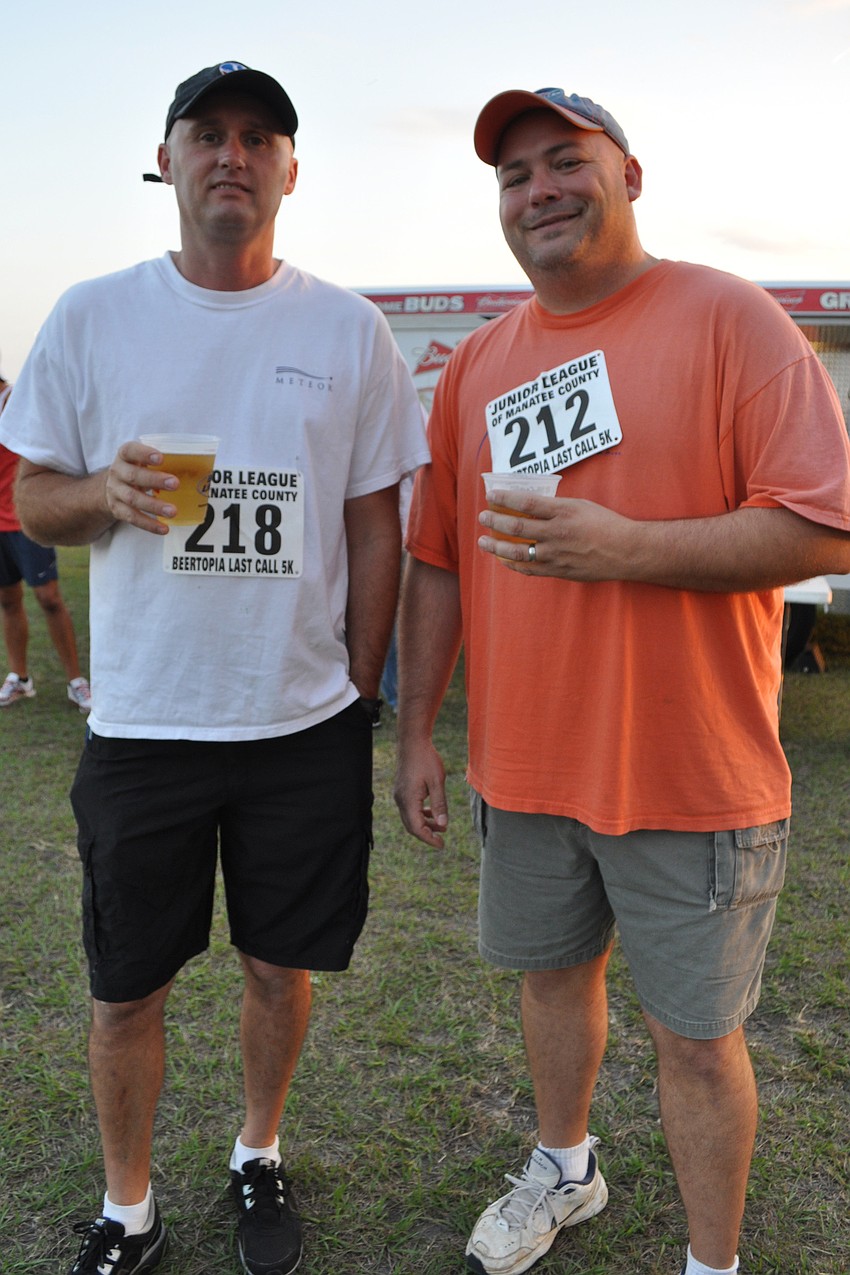 Miro Kaffka and Darren Burdette had a beer before the race started.