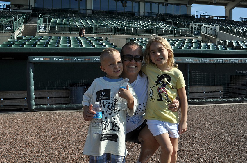 Jeanette Bowdell with Daryl Burney and Desirae Burney
