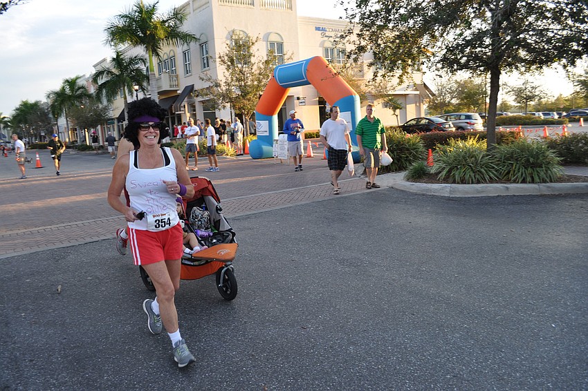 Jeanne Nepp tried to catch up to the crowd after a late start.