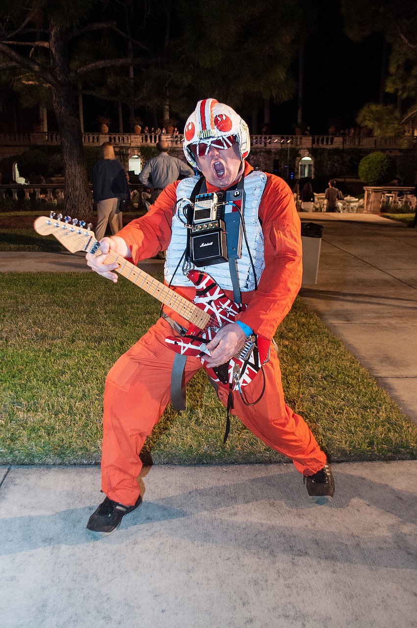 Visual Artist Vince Kral performed for the public at Ringling Underground.