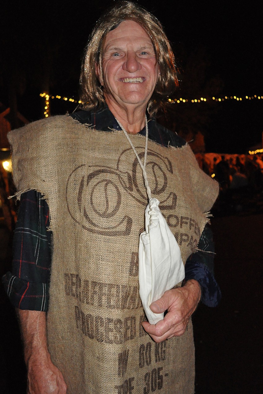 Mel Reinoehl , a poor man, greeted individuals who entered the city.