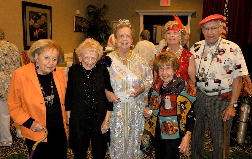 Harriet Marks, Florence Katz, Shirley Fein, Barbara Gochman and Bunny and Sam Gourse