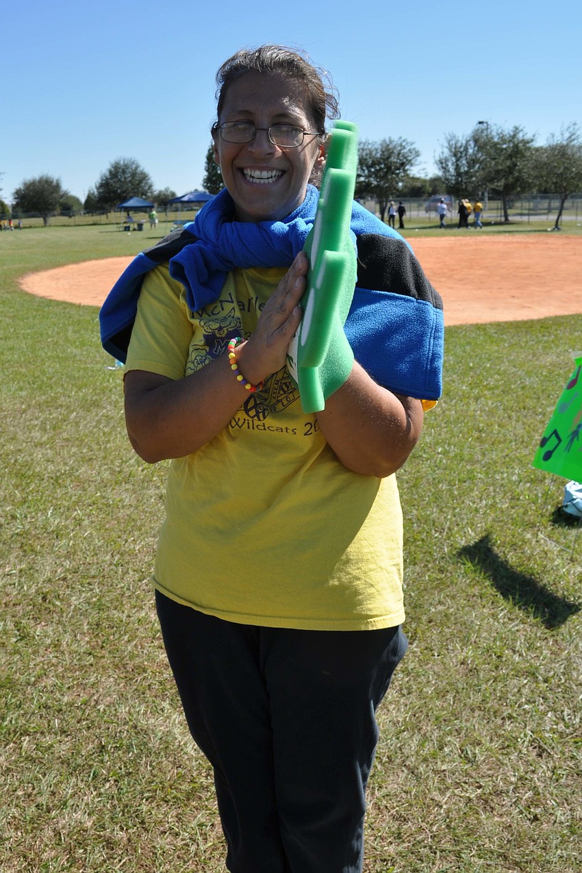 Parent Angela Cohen cheered on students.