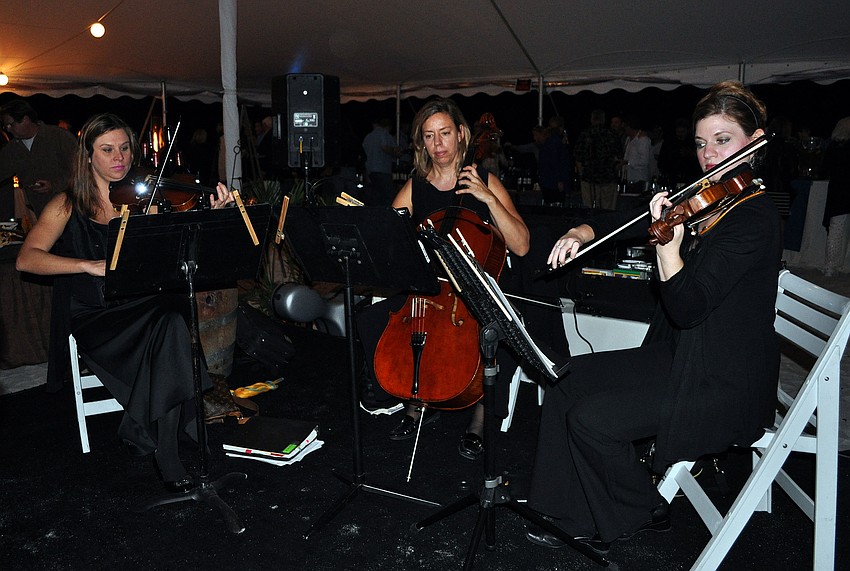 Ensemble Lyrique performed Saturday, Nov. 10, during Bacchus on the Beach and the Longboat Key Club and Resort.