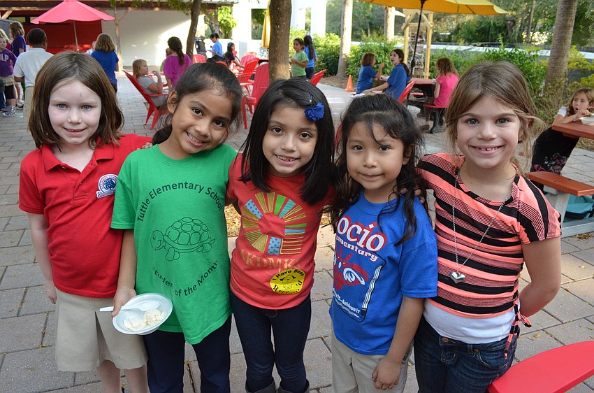 Kenzie Dailey, Clariza Ramos, Sofia Zavala, Michelle Hernandez and Katie Soshnikova
