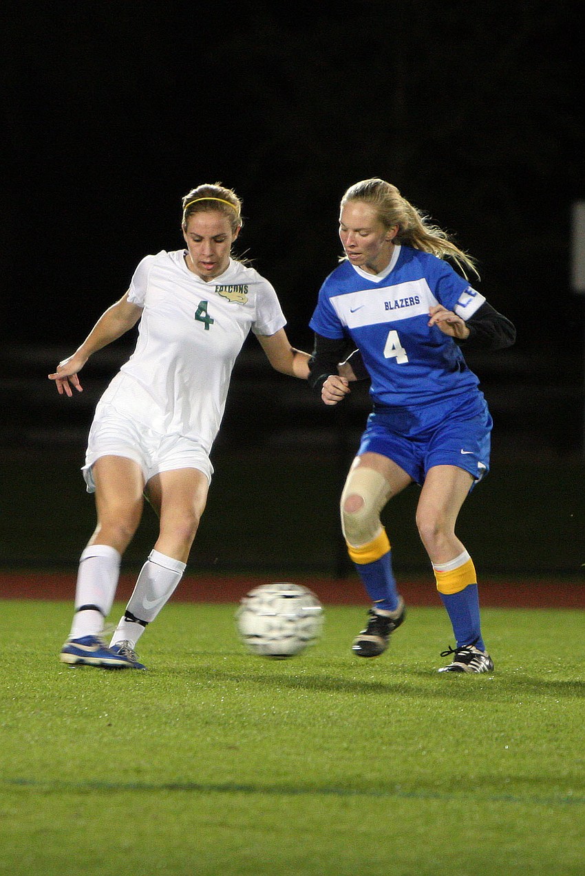 St. Stephenâ€™s Hannah Howell, No. 4, and Sarasota Christianâ€™s Erin Miller, No. 4, both go after the ball.