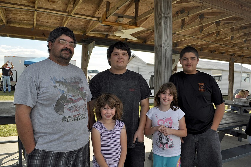 Shane Mitchell with his children, Amber, Austin, Felicia and Reid.
