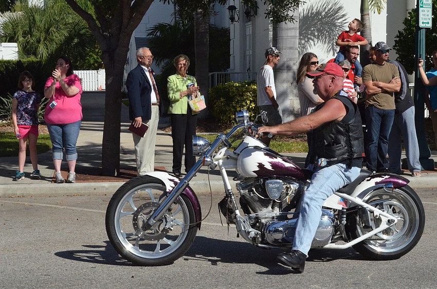 There were many motorcycles in the parade.
