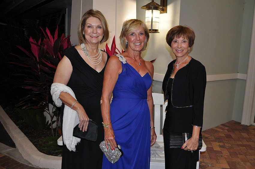 Lynn Hayes, Debbie Dean and Betty Goree