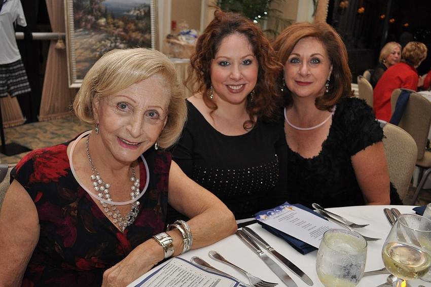 Rose Tomason with her granddaughter, Devon Young, and daughter, Diane Shaw