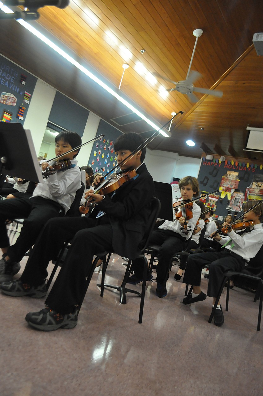 Luke Schaeffer and Tomas Giacinti perform at the concert.