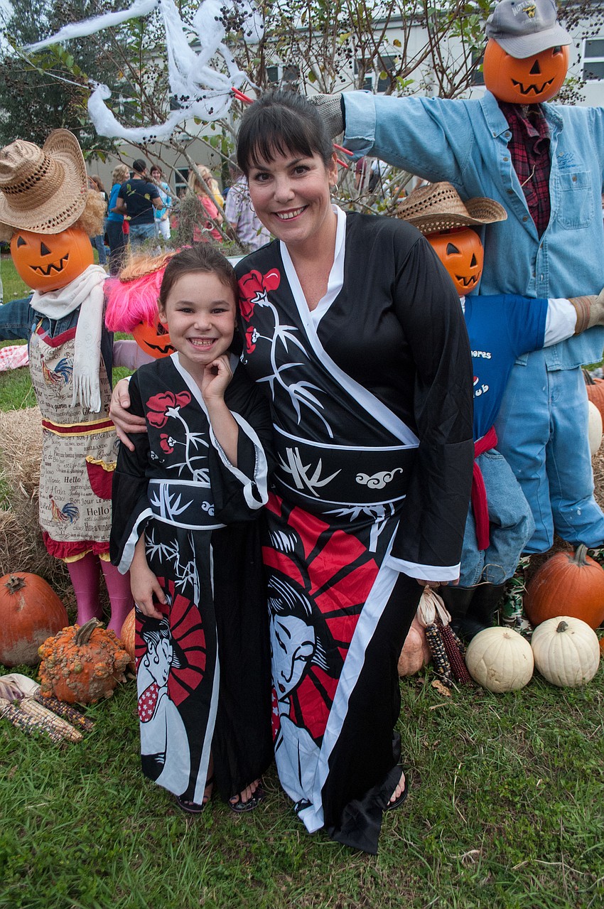Eileen and her mother Delaneyo Oâ€™Fallon wore the same costumes.