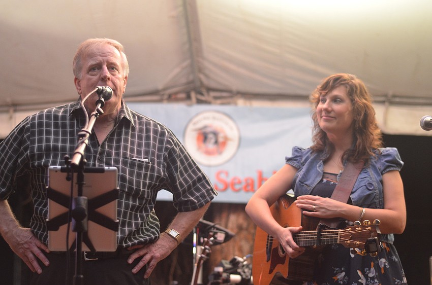 Event Chairman John Hyatt introduces Tanya Rudtkeâ€“Klenk and her band Passerine.