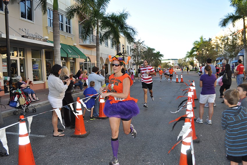 Jennifer Loofgren ran to her music and finished strong.