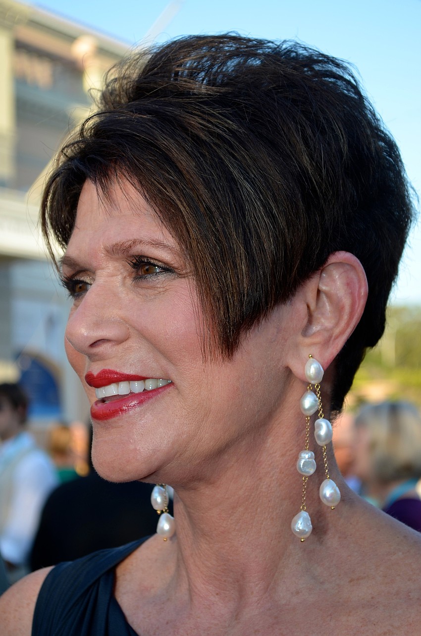 Wendy Feinsteinâ€™s husband, Jerry, gave these earrings to her as a gift.
