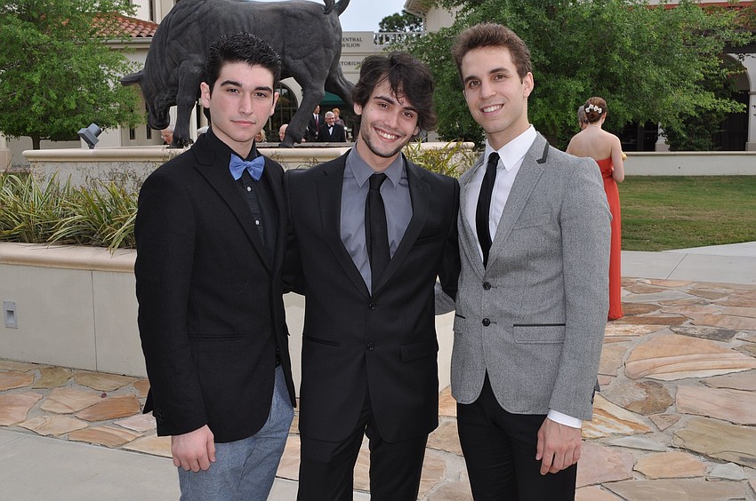 Calvin Farias, David Valls and David Hochberg