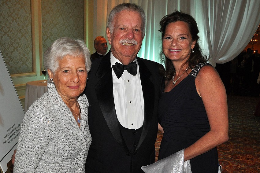 Marilyn and Irving Naiditch with Linda Whitacre