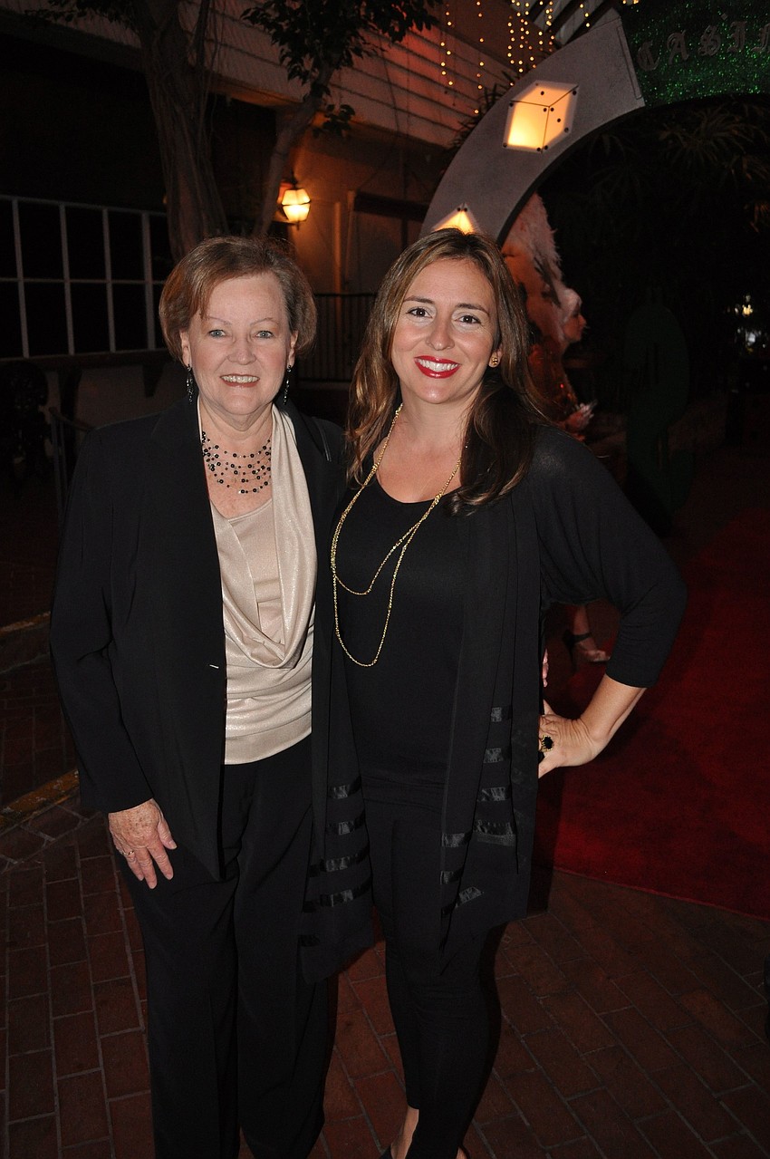 Jenny Nielubowicz and Caroline Nielubowicz