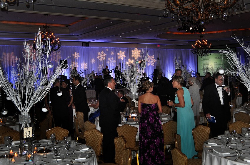 People made their way into the ballroom for dinner and dancing.