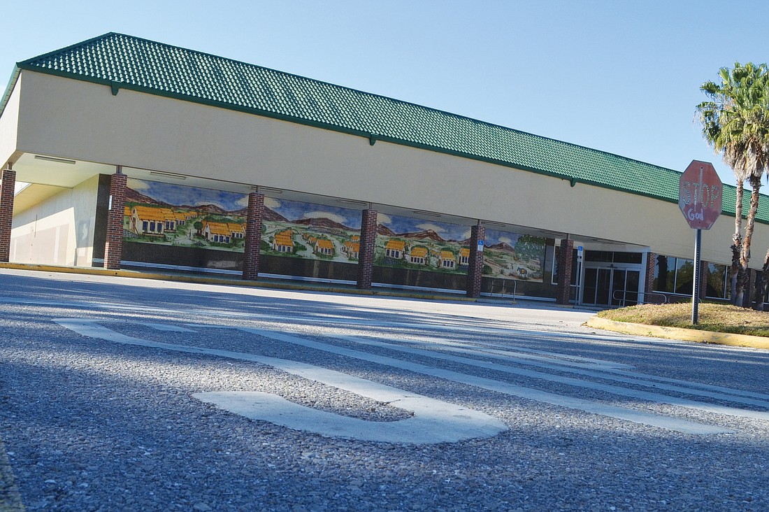 The Walmart Supercenter, approved by the Sarasota Planning Board, would replace an empty Publix and mostly-shuttered storefronts at the Ringling Shopping Center.