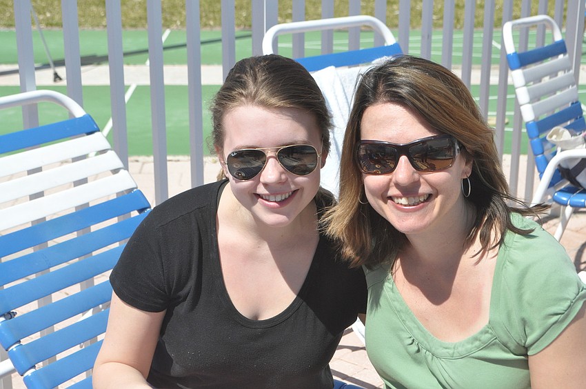 Dana Hill, with her mother, Chris