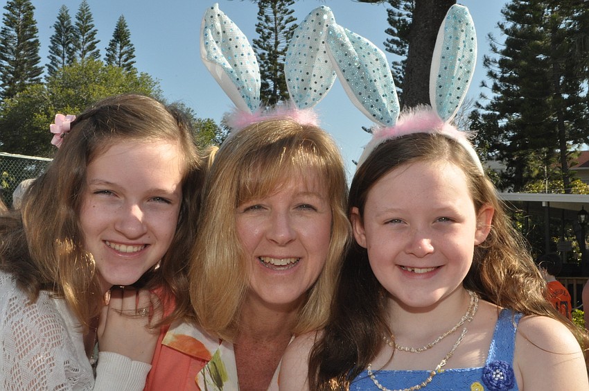 Alice, 13, Elizabeth and Cara Oates, 9