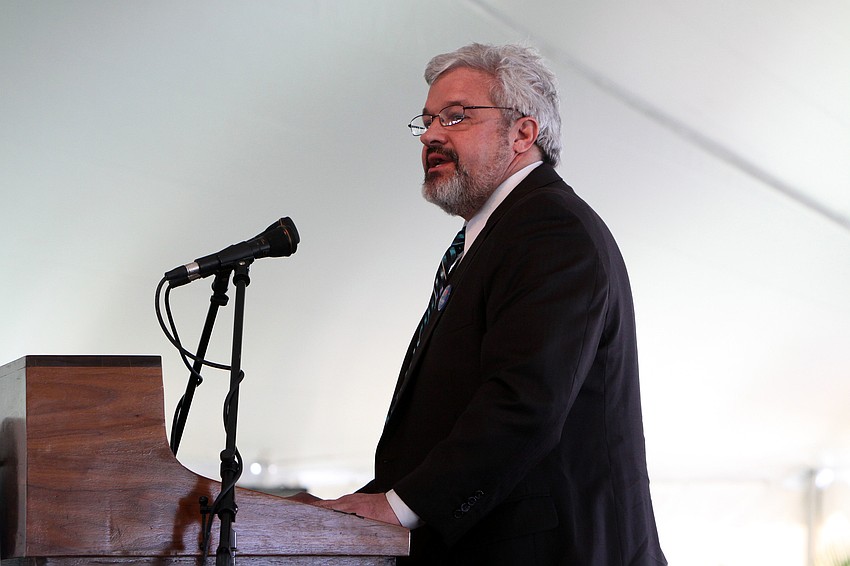 Robert Lincoln, â€™76, Chair of the New College Alumnae/i Association