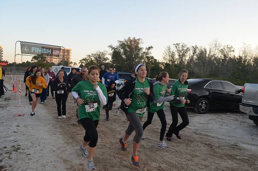 The one-mile racers take off.