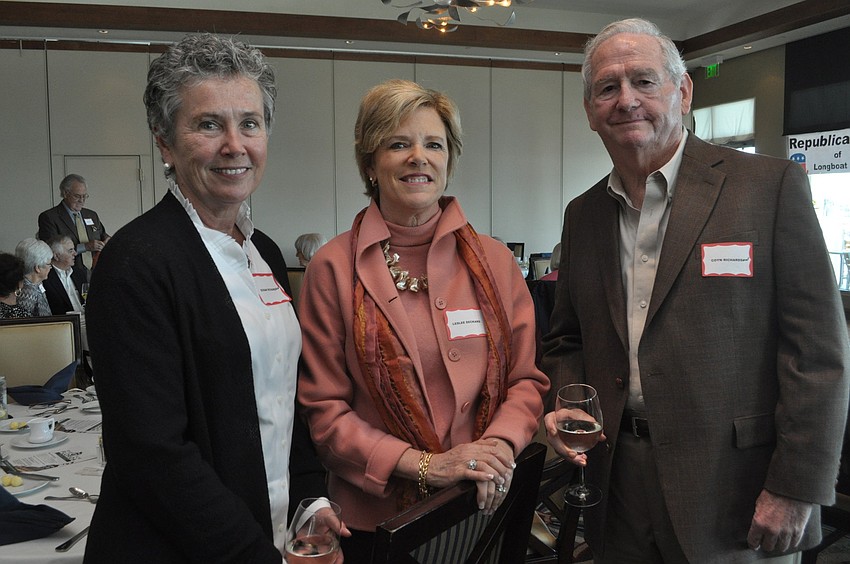 Leslee Deckard, center, with Susan and Coyn Richardson