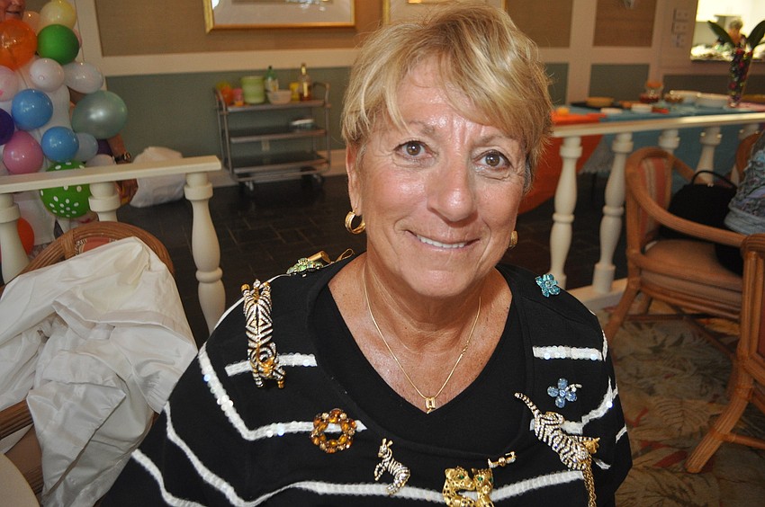 Beth Waldman wore a jewel neck.