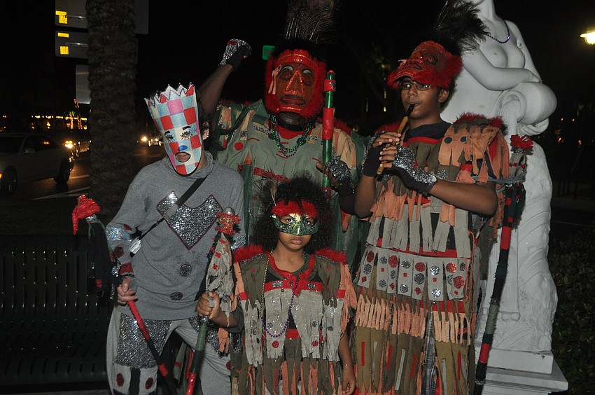The â€œDe Mush Doctor Peetsâ€ are buskers who perform in St. Armands Circle every Wednesday afternoon.