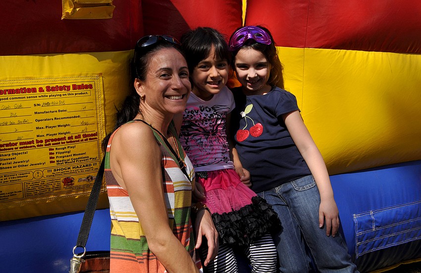 Cloe Drapkin, her daughter, Sasha and Mia LaPorta