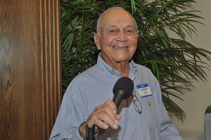 Sid Friedman emcees the dinner