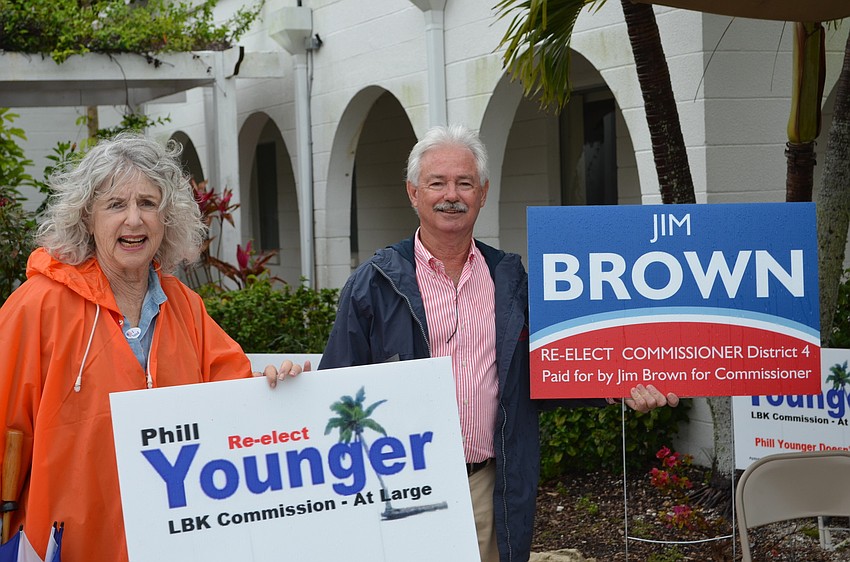 Mayor Jim Brown campaigns at Longboat Island Chapel Tuesday.