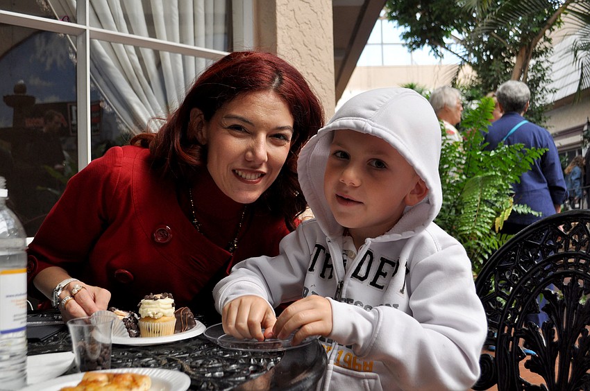 Roxanne Knapp and her son, Enzo