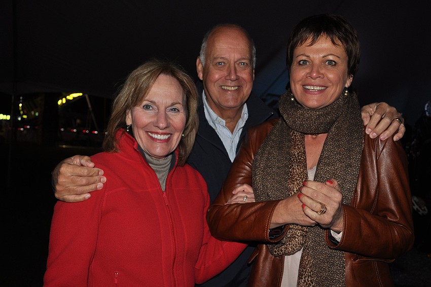 Kathy Tudyk and Richard and Sue Ellis enjoyed the live music.