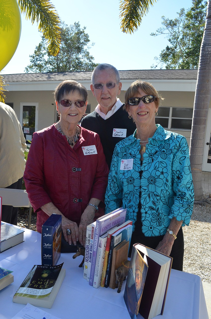 Jane Pettengill with her husband Charlie and Dor Brown