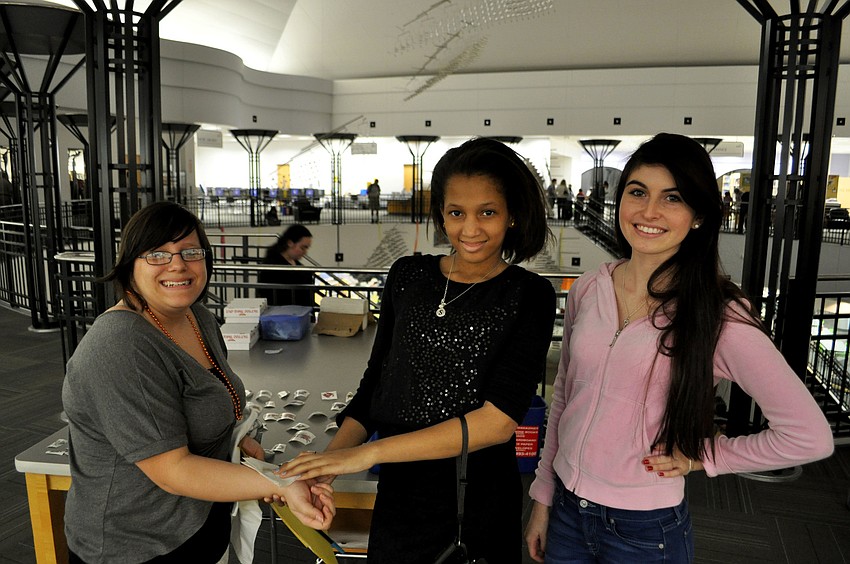 Kacey Smith, Setierah Preston and Kaitlyn Viera