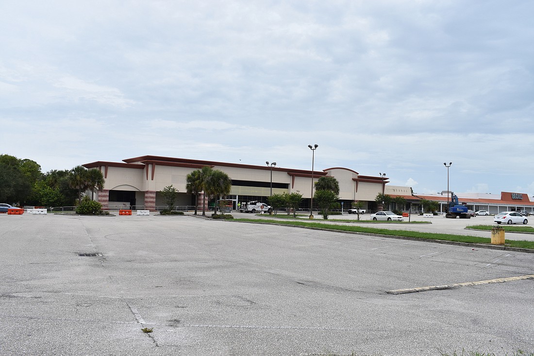 KEVIN MCQUAID â€” Benderson Development Co. intends to raze a former SweetBay Supermarket in Sarasota&#39;s Town & Country Plaza to make way for a new Publix Super Market location.