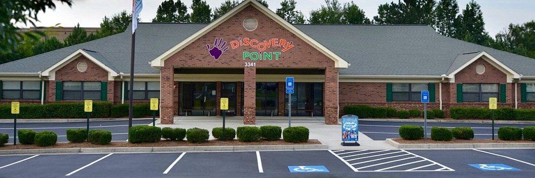 A New York couple recently signed a franchise agreement to open a Discovery Point childcare center in Cape Coral.