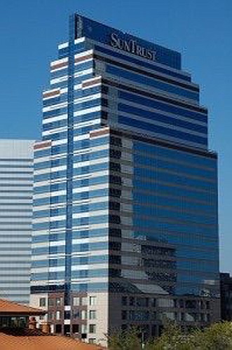 The SunTrust Tower was built in 1989.