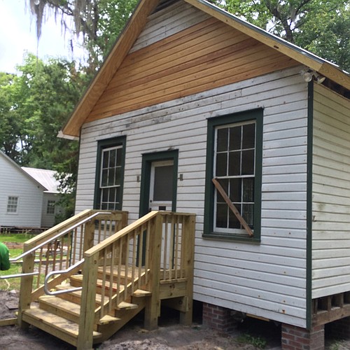 The Old Mandarin Schoolhouse was built in 1889 and offered a safe haven for children of freed black slaves after the Civil War. The building is owned by the Mandarin Museum and Historical Society.