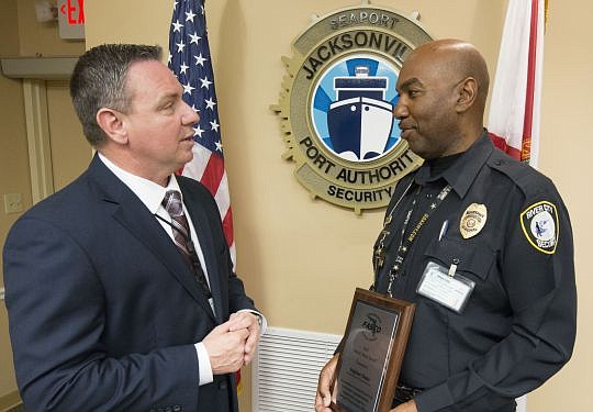 JaxPort security supervisor Stephen Stone receives a statewide award.