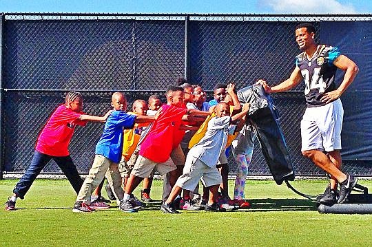 Jacksonville Jaguars wide receiver Cecil Shorts III is working with the United Way of Northeast Florida to help combat childhood obesity.