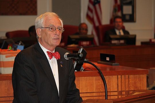 Former City Council President Bill Gulliford has decided not to run for Jacksonville mayor in 2015.