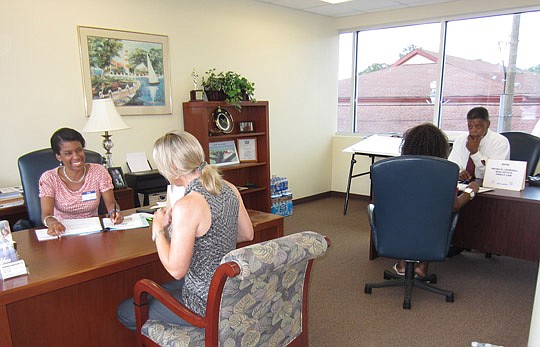 Pro bono attorneys M.R. Jordan and Reese Marshall offer information and guidance at Ask-A-Lawyer.