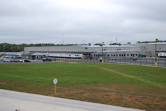 FedEx Ground Package System built this distribution center in 2011 in Kernersville, N.C. As a 400,000-square-foot hub, it is larger than the 300,000-square-foot center planned in Jacksonville but indicative of the operation.