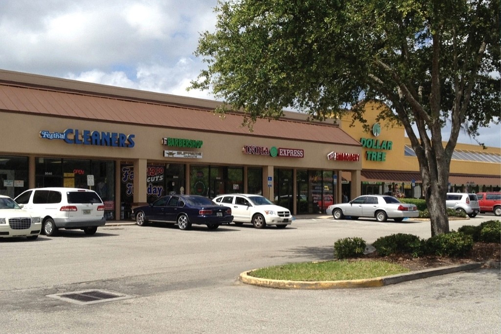 The Baymeadows Festival Shopping Center sold for $5.3 million, $432,000 less that it did in 1998.